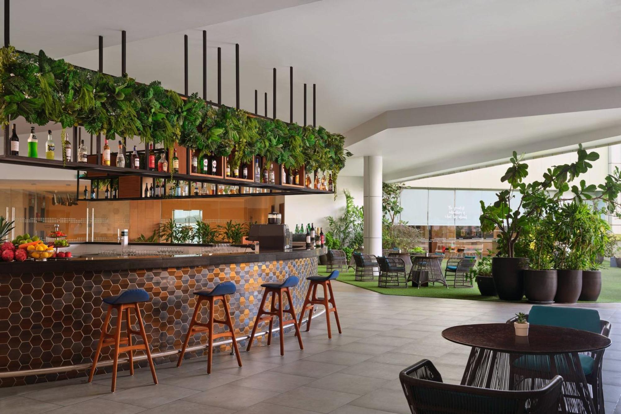 Le Meridien Putrajaya Exterior foto The rooftop bar at the hotel